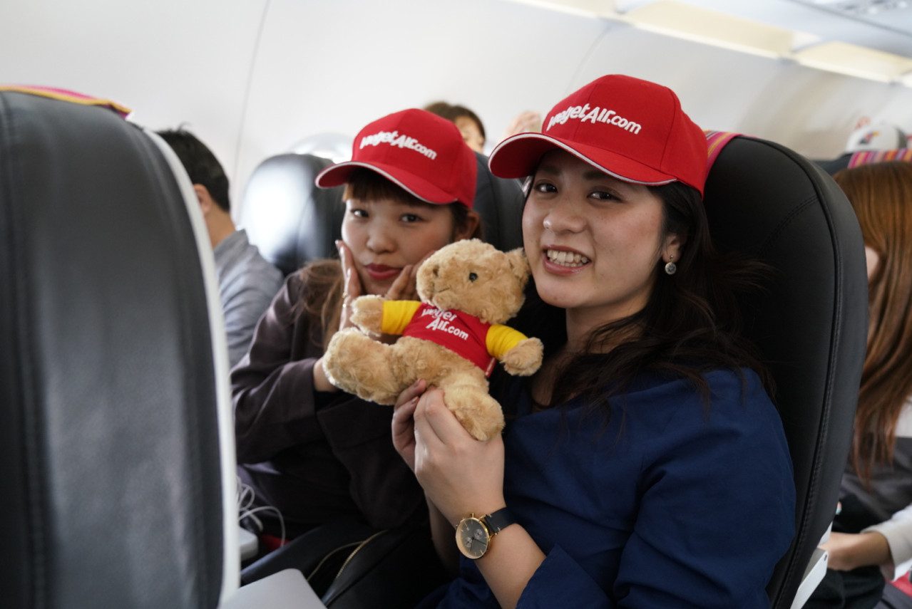 Vietjet’s first direct flight from Vietnam to Japan touches down