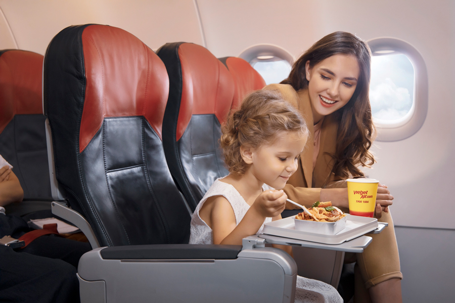 Tưng bừng ra mắt hạng vé mới Deluxe, Vietjet khuyến mại tới 50% giá vé trên toàn mạng bay