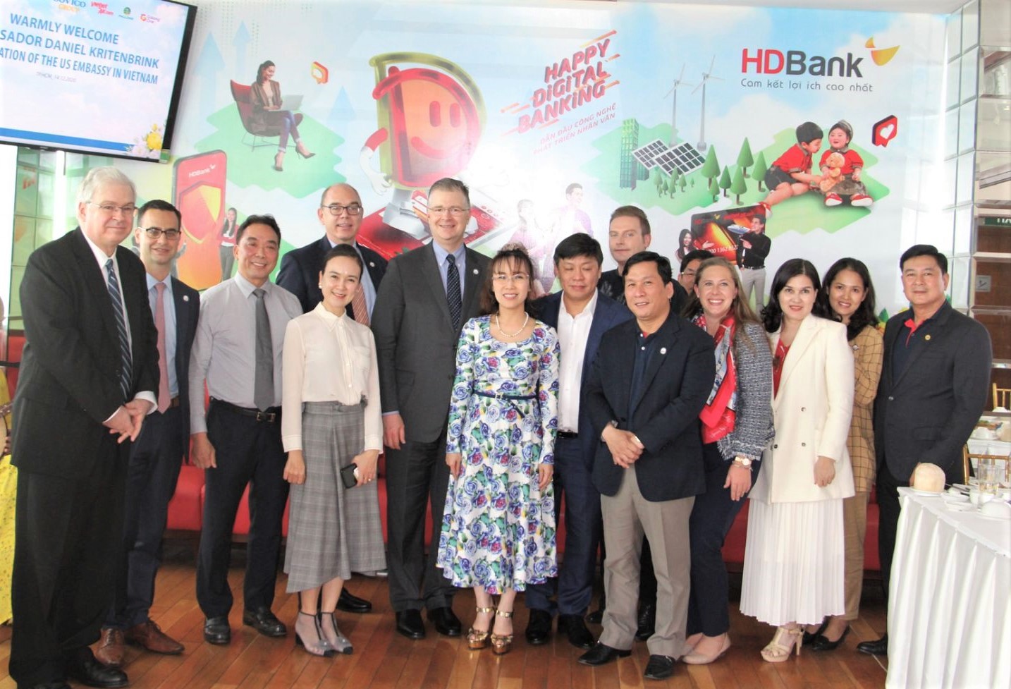 Đại sứ Hoa Kỳ thăm và làm việc với HDBank, Vietjet