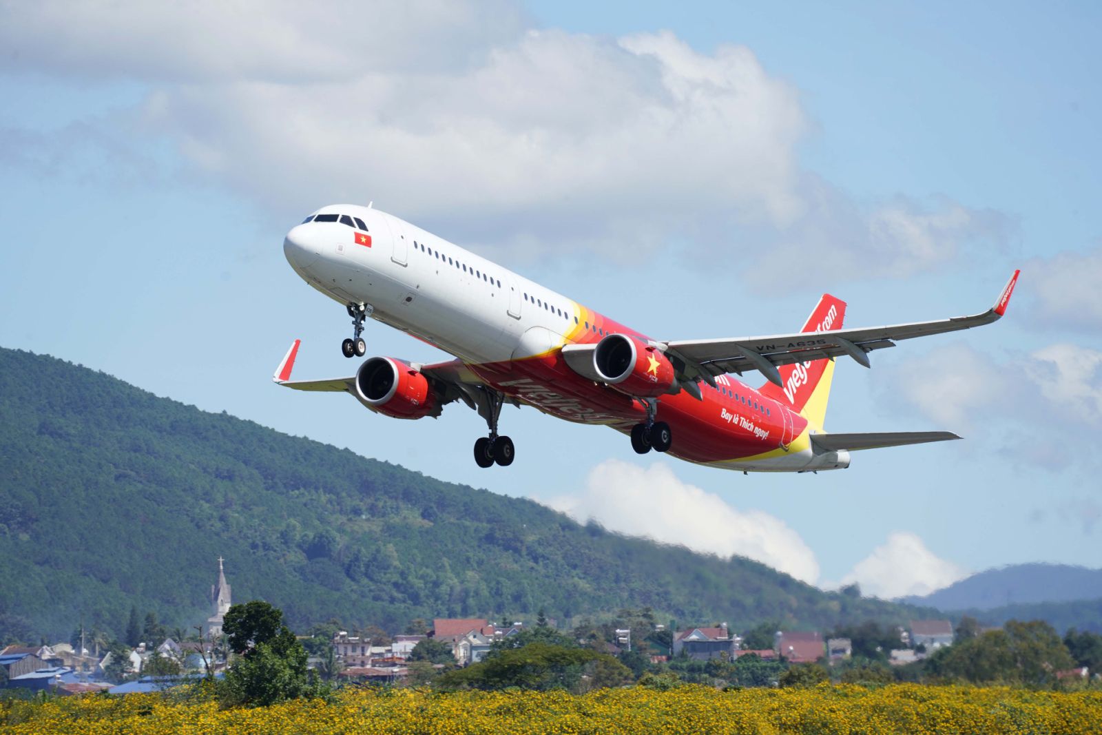 Tưng bừng đón chào năm mới cực “chất” với đại tiệc khuyến mãi bay cùng Vietjet