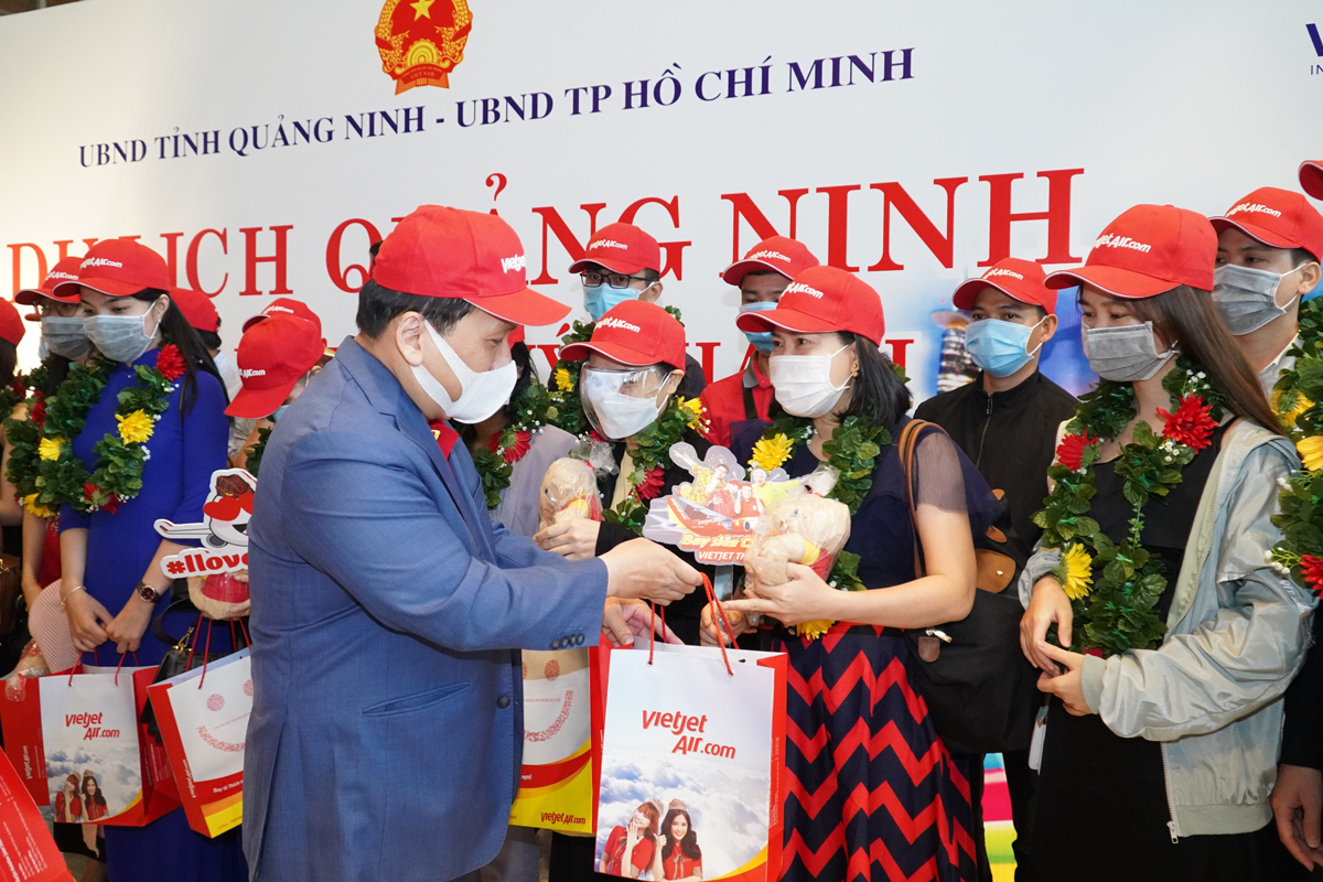 The reopened Van Don International Airport welcomes the first flight operated by Vietjet